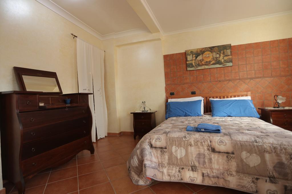 Casa Toto' Apartment เนเปิลส์ ภายนอก รูปภาพ