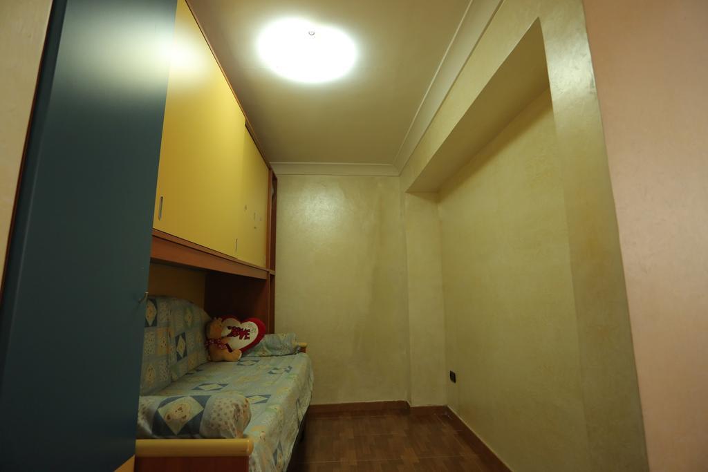 Casa Toto' Apartment เนเปิลส์ ภายนอก รูปภาพ