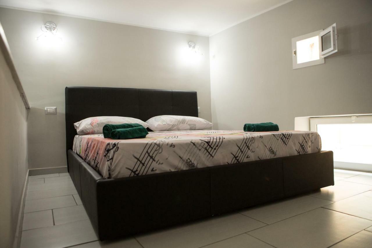 Casa Toto' Apartment เนเปิลส์ ภายนอก รูปภาพ