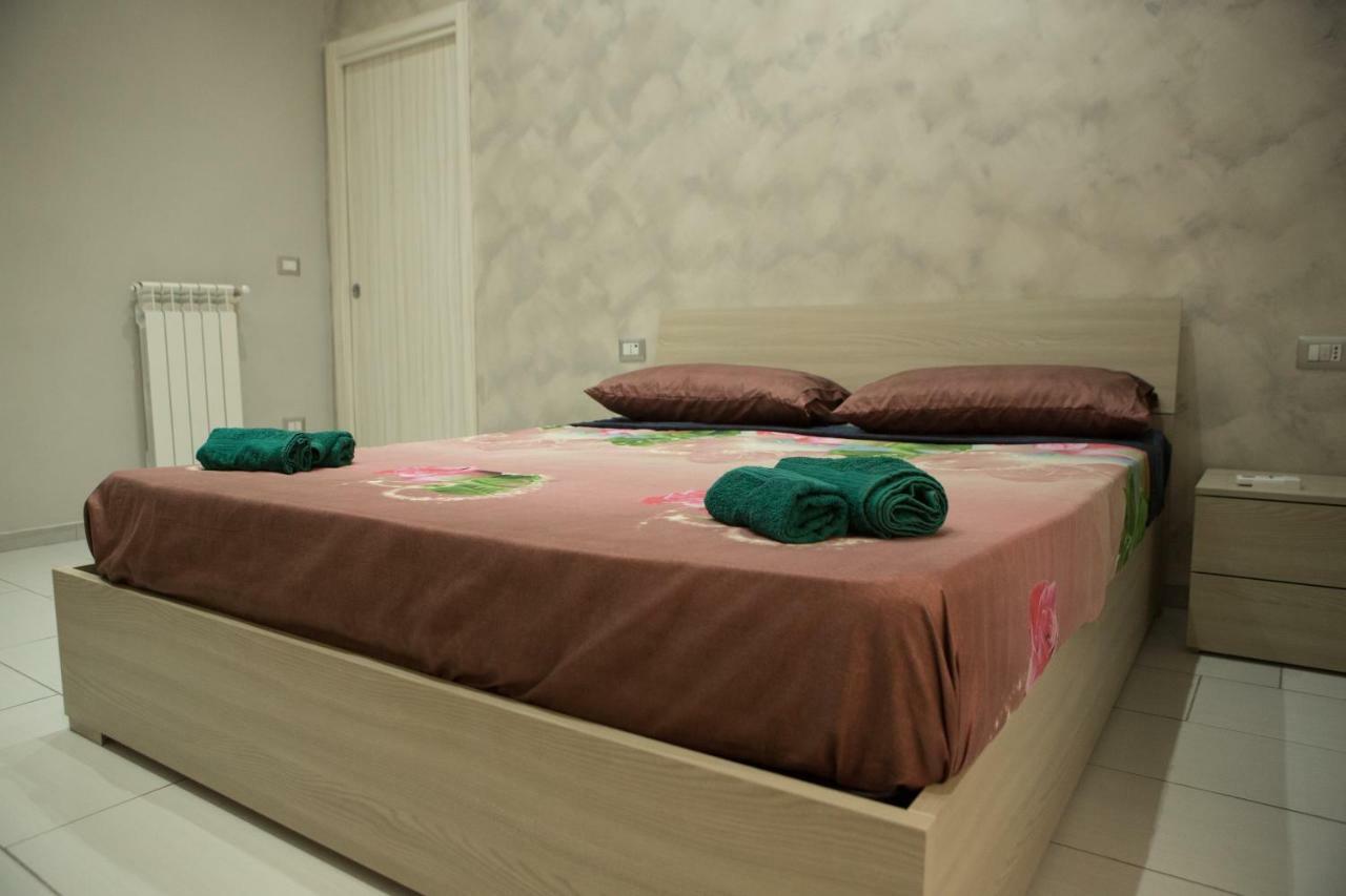 Casa Toto' Apartment เนเปิลส์ ภายนอก รูปภาพ