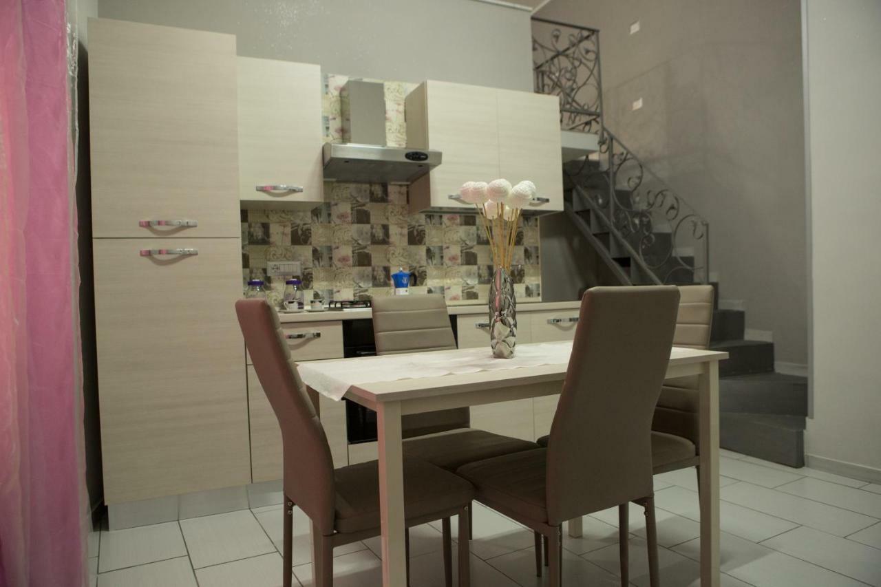 Casa Toto' Apartment เนเปิลส์ ภายนอก รูปภาพ