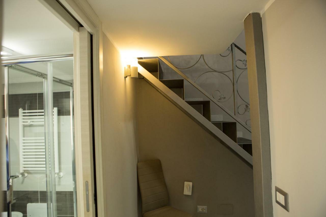 Casa Toto' Apartment เนเปิลส์ ภายนอก รูปภาพ