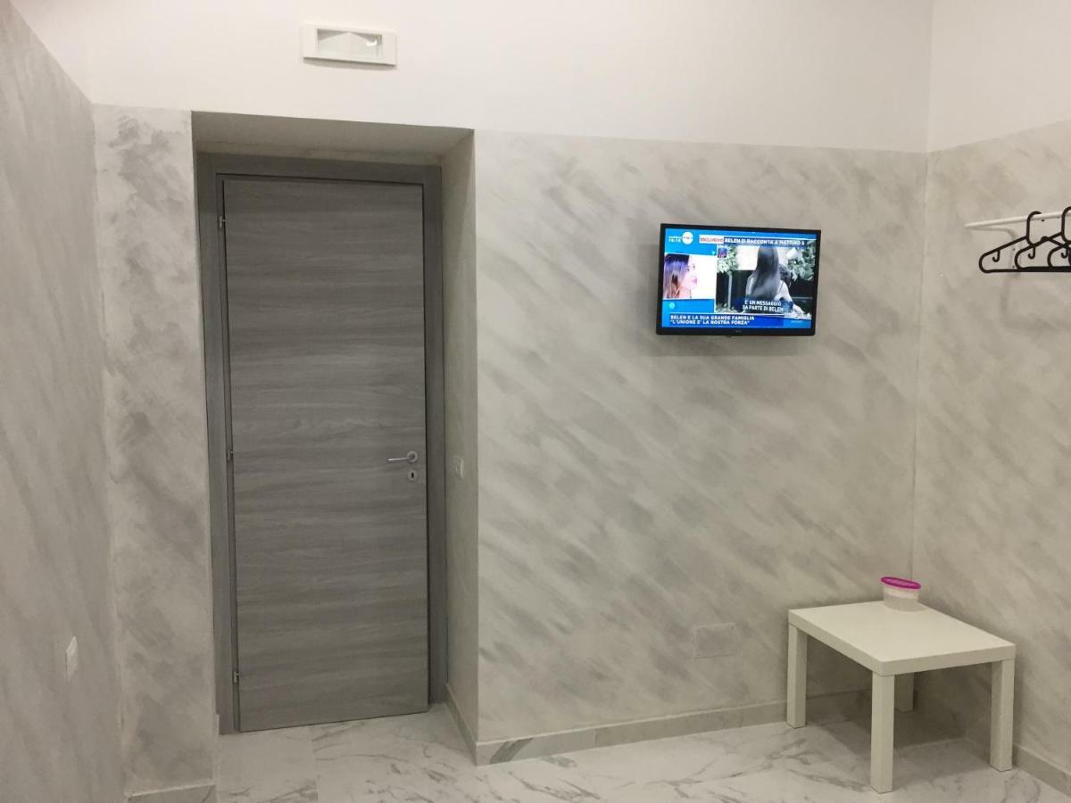 Casa Toto' Apartment เนเปิลส์ ภายนอก รูปภาพ